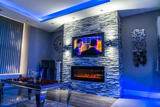 Aphrodite Suites - Housity