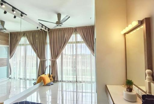 Palazio Mount Austin 2-3pax 5mins Toppen , Ikea ,AEON,Water Theme park - Housity
