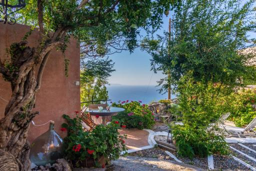 The Old Pomegranate House - Housity