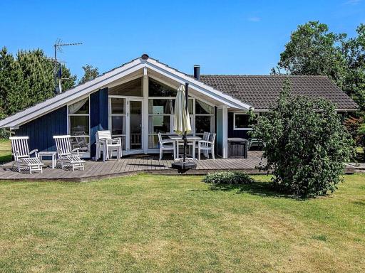 8 person holiday home in Faxe Ladeplads - Housity