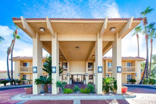 La Quinta Inn by Wyndham Tucson East - Housity