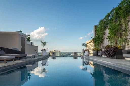 The Windsor Suites Philadelphia - Housity