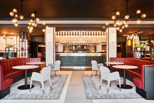 Radisson Hotel and Conference Centre London Heathrow - Housity