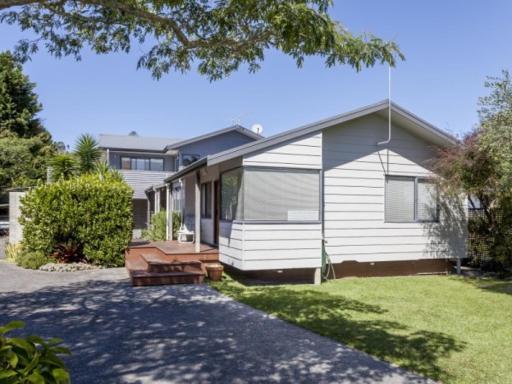 Hahei Beach House - 3 Bedroom - Housity