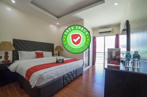 RedDoorz Plus @ Balibago Angeles City - Housity