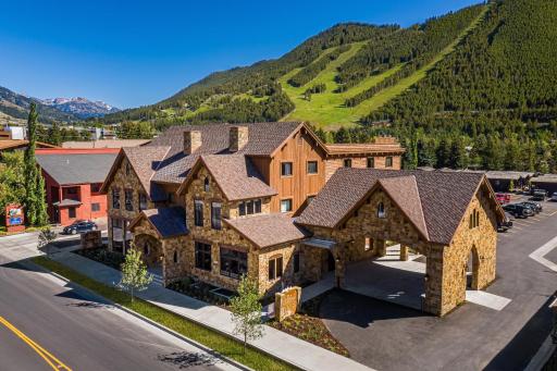 Elk Country Inn - Housity