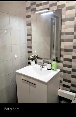 Petit Apartment - Housity