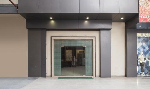 Hotel City Square By KeyMagics - Housity