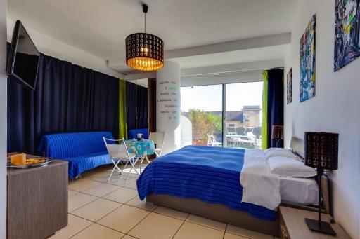 Studio with sea view furnished terrace and wifi at Napoli 3 km away from the beach - Housity