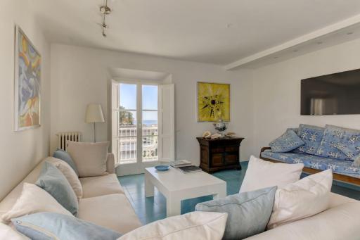Spacious Apartment in Forte dei Marmi Sea View & Balcony - Housity