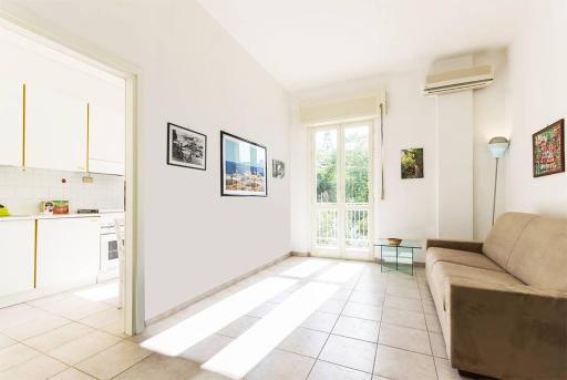 Charming apartment in Vieste with balcony and garden view - Hizvo