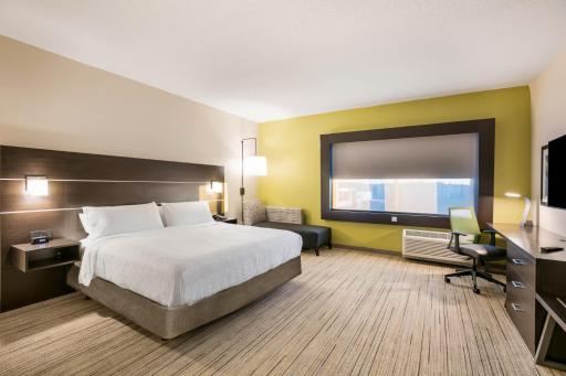 Holiday Inn Express & Suites Jacksonville - Town Center, an IHG Hotel - Housity