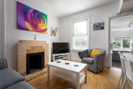 Market Street 5 min walk to town centre - Housity