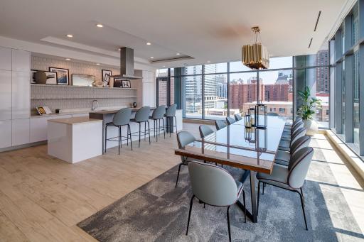Level Chicago - Old Town - Housity