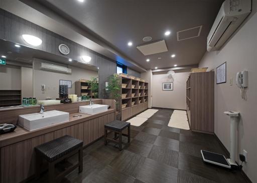 Hotel Route-Inn Hamada Ekimae - Housity