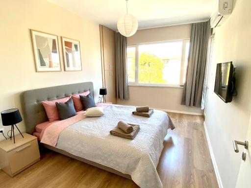 Top Centre Zara Apartment - Housity