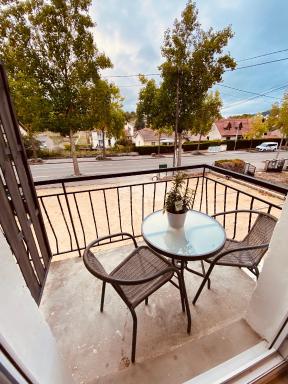 TOUL Appartement Entier avec PARKING Privé au Calme Cosy à Étage avec Balcon - Housity
