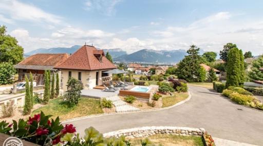 Le Paon Bleu Annecy Poisy - Housity