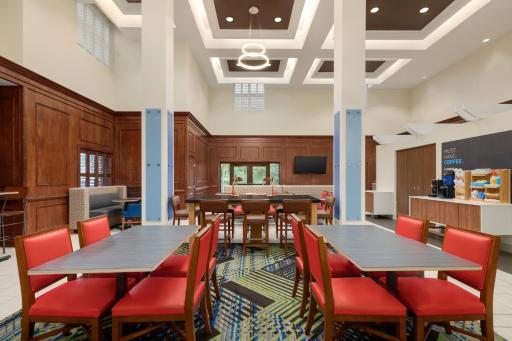 Holiday Inn Express Hotel & Suites Mount Pleasant - Charleston, an IHG Hotel - Housity