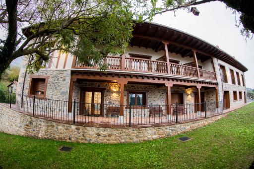 Apartamentos Los Picos de Europa - Housity