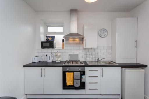Cherry Property - Pineapple Suite - Housity