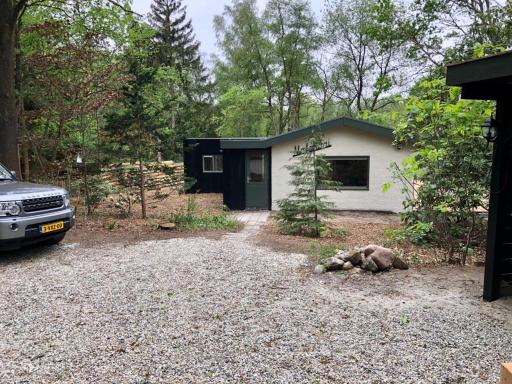 Stijlvolle bungalow nabij prachtige zwempoel - Housity