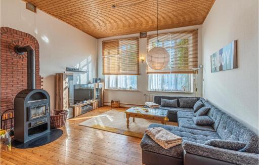Lovely Apartment In Trennewurth - Housity