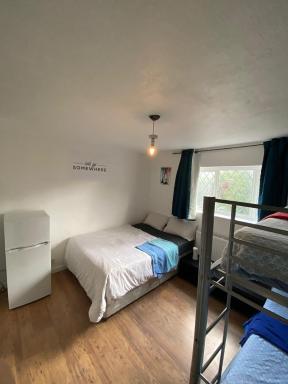 Private Room in London - Housity