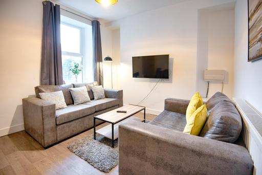 Talbot Steel - Place to Stay! - Housity