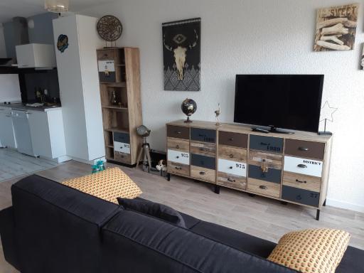 Grand Appartement Luxe avec SAUNA et BAIN LED 50m de l océan avec belle terrasse pour manger 1 chambre pour 2pers avec GRANDE BAIGNOIRE BALNEO SPA - Housity