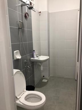 Baituljannah Homestay Batu Pahat - Housity