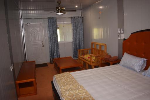Private Rooms with International Airport View - Housity