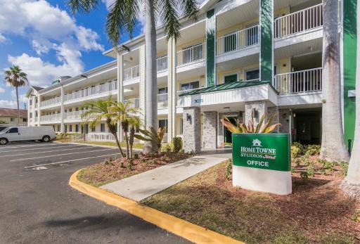 HomeTowne Studios by Red Roof Fort Lauderdale - Housity