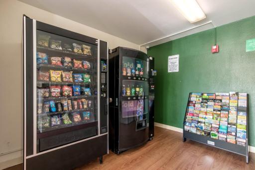 HomeTowne Studios by Red Roof Fort Lauderdale - Housity
