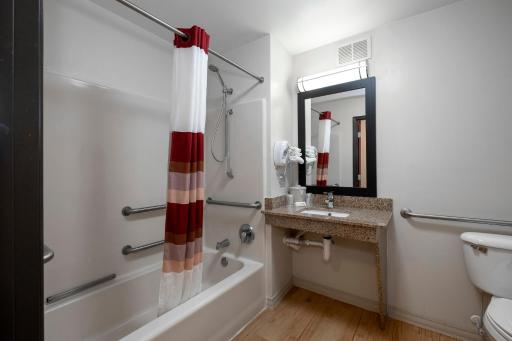 Red Roof Inn & Suites Dover Downtown - Housity