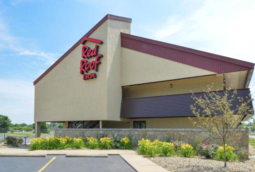 Red Roof Inn Champaign - University - Housity