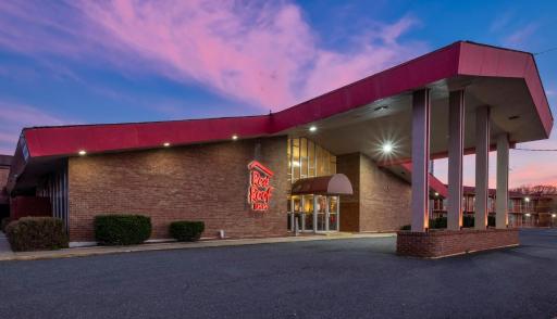 Red Roof Inn Marion, VA - Housity