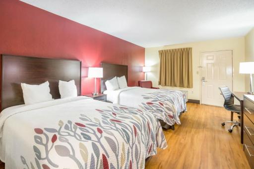 Red Roof Inn Clarksville - Housity