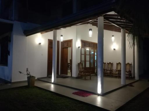 Anuradhapura Peacock Garden Holiday Bungalow - Housity
