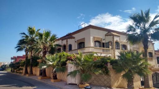 5 bedroom holiday Villa Yasmine, perfect for family holidays, near beaches - Housity