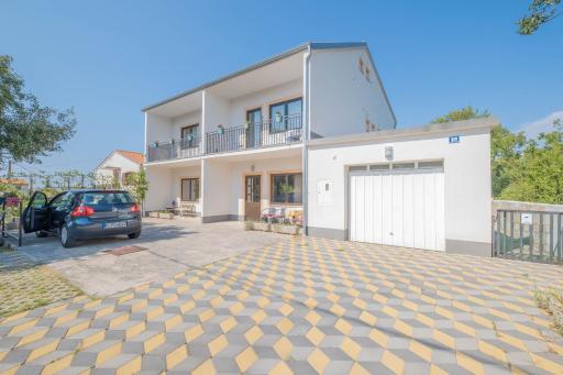 Apartman & Rooms Pejo - Housity