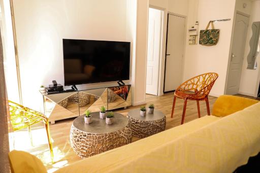 CHARMANT T3 JAUDE + TERRASSE ET GARAGE - Housity