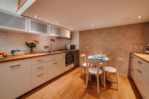ALPARI apartments - Housity
