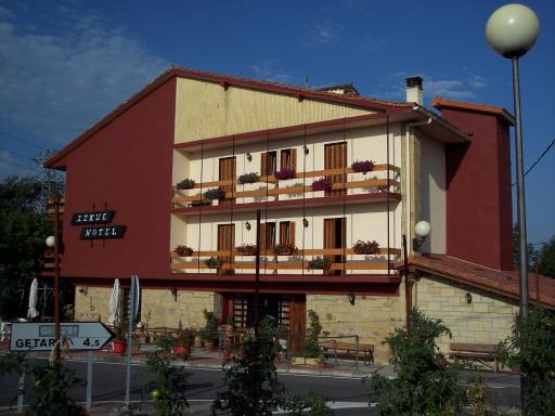 Hotel Azkue - Housity
