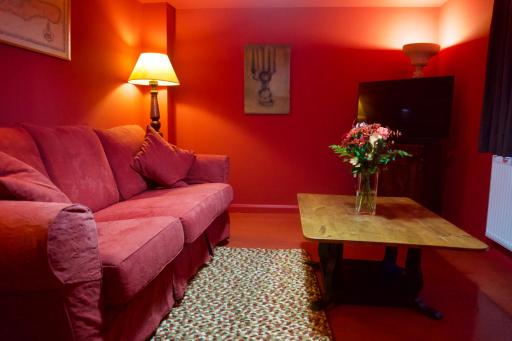 Stunning Apartment with Courtyard Near The Waterfront Ipswich - Housity