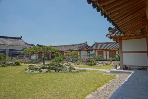 Hanok 1st Street - Hizvo