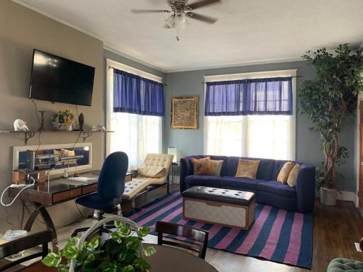 4Br-2Ba Midtown with HOT TUB Sleeps up to 19 - 8 Beds - Housity