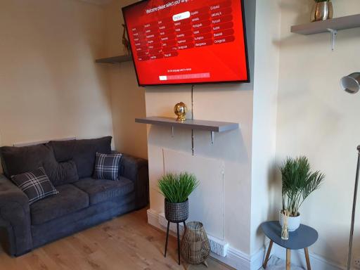 Next to Aintree Golf Course - Housity