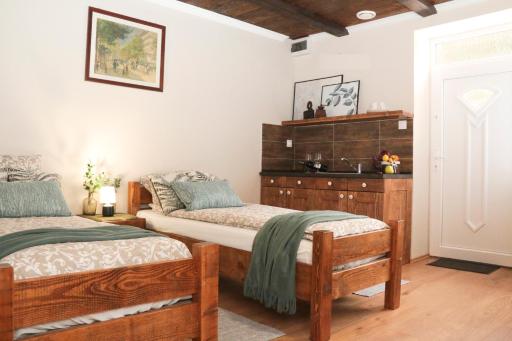 Pálma Apartmanok Szálláshely Százhalombatta 4a - Housity
