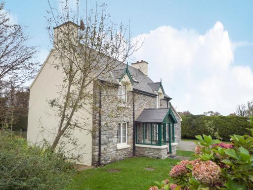 Stone Cottage Kenmare by Trident Holiday Homes - Housity